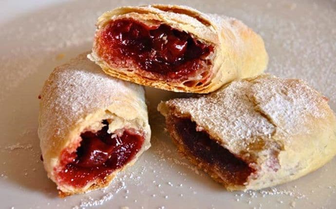 Štrudla od višanja Štrudla od višanja