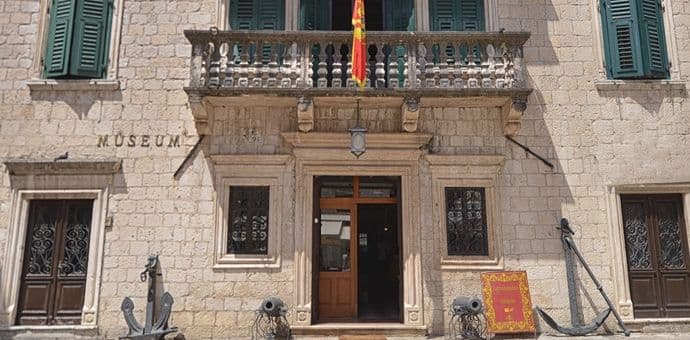 Procjena antikviteta i umjetnina za tradicionalnu aukciju u Pomorskom muzeju Procjena antikviteta i umjetnina za tradicionalnu aukciju u Pomorskom muzeju