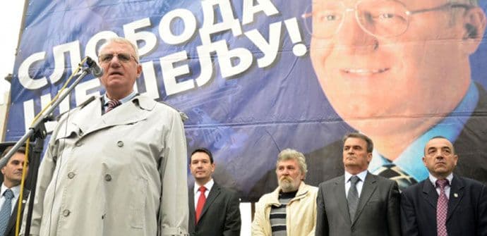 Šešelj: Dobrovoljno se neću vratiti u Hag Šešelj: Dobrovoljno se neću vratiti u Hag