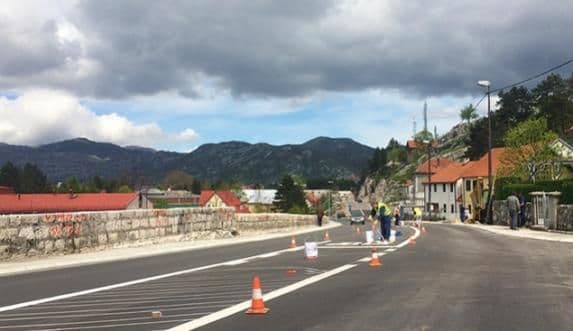 CETINJE: Mojkovačka ulica u funkciji, slijedi instalacija javne rasvjete CETINJE: Mojkovačka ulica u funkciji, slijedi instalacija javne rasvjete