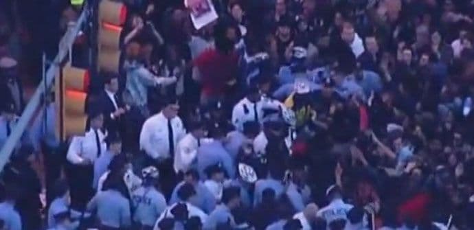 Protesti iz Baltimora se proširili na Filadelfiju (VIDEO) Protesti iz Baltimora se proširili na Filadelfiju (VIDEO)