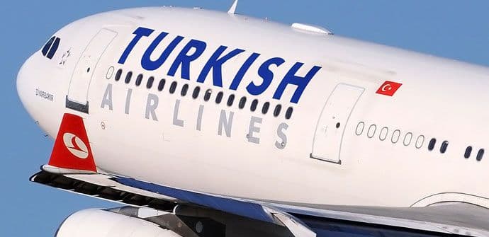 Avion kompanije Turkish Airlines prinudno sletio zbog zapaljenog motora Avion kompanije Turkish Airlines prinudno sletio zbog zapaljenog motora