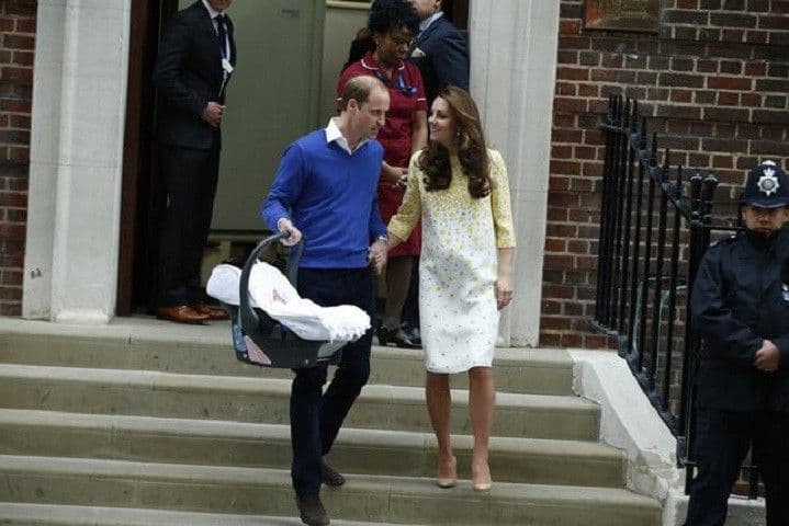 Kejt sa princezom napustila bolnicu Kejt sa princezom napustila bolnicu