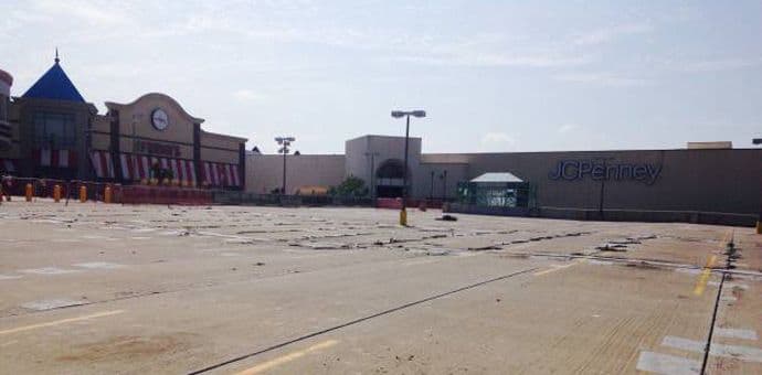 SAD: Veliki trgovački lanci zatvoriće 6.000 prodavnica tokom 2015. SAD: Veliki trgovački lanci zatvoriće 6.000 prodavnica tokom 2015.