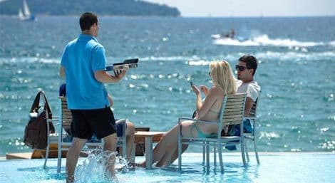 Zašto u Crnoj Gori radi tri puta više stranih nego domaćih sezonaca? Zašto u Crnoj Gori radi tri puta više stranih nego domaćih sezonaca?