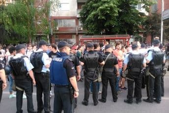 SKOPLJE: I večeras protesti, blokiran prilaz Vladi