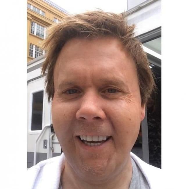 Neprepoznatljiv je: Šta se desilo s licem čuvenog glumca? Neprepoznatljiv je: Šta se desilo s licem čuvenog glumca?