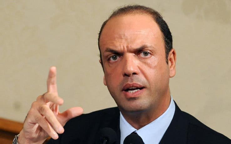 Alfano: Tražioci azila da rade besplatno Alfano: Tražioci azila da rade besplatno