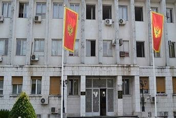 Poboljšano 11 indikatora u upravljanju javnim finansijama Poboljšano 11 indikatora u upravljanju javnim finansijama