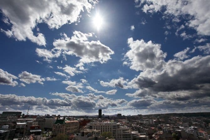 Za dane vikenda promjenljivo oblačno sa sunčanim intervalima   Za dane vikenda promjenljivo oblačno sa sunčanim intervalima