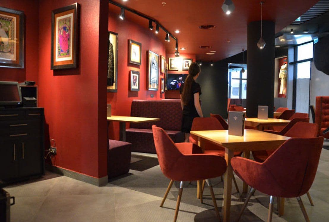 Burgeri iz cijelog svijeta i na meniju Hard Rock Cafea Podgorica Burgeri iz cijelog svijeta i na meniju Hard Rock Cafea Podgorica