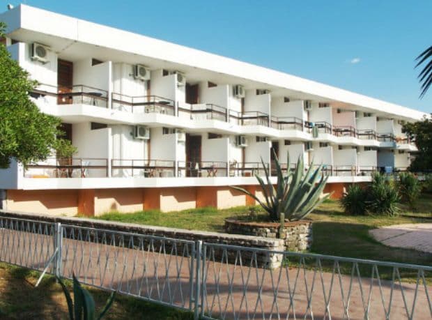 TIVAT: Zbog trovanja hranom pomoć ljekara zatražilo 120 studenata TIVAT: Zbog trovanja hranom pomoć ljekara zatražilo 120 studenata