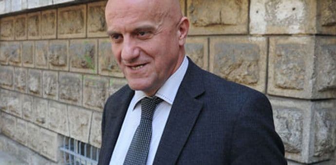 Amfilohije odlikovao Miodraga Daku Davidovića Amfilohije odlikovao Miodraga Daku Davidovića