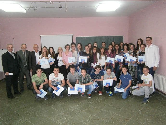 Dodijeljeni ECDL sertifikati učenicima osnovnih i srednjih škola u Beranama Dodijeljeni ECDL sertifikati učenicima osnovnih i srednjih škola u Beranama