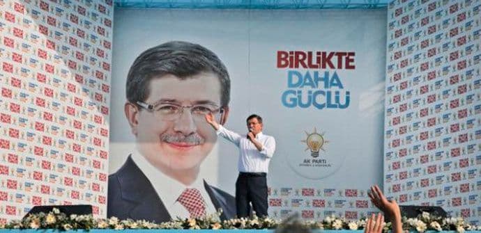 Davutoglu: Budućnost Turske samo sa nama Davutoglu: Budućnost Turske samo sa nama
