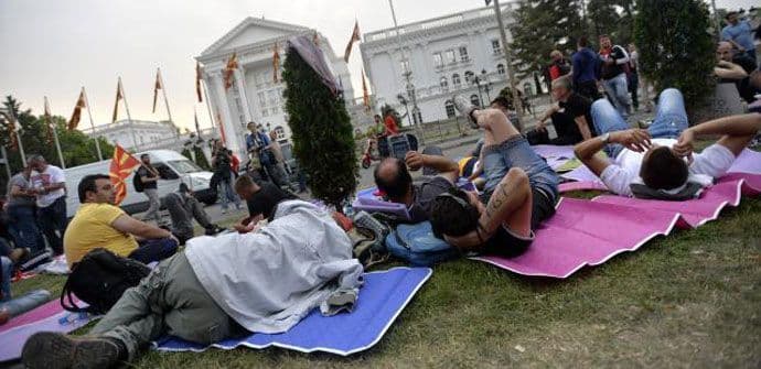 Makedonija: Pristalice opozicije kampuju ispred vlade (FOTO) Makedonija: Pristalice opozicije kampuju ispred vlade (FOTO)