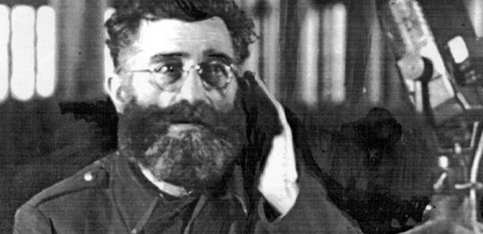 RETUŠIRANJE ISTORIJE: Draža je u udžbenicima odavno rehabilitovan  RETUŠIRANJE ISTORIJE: Draža je u udžbenicima odavno rehabilitovan