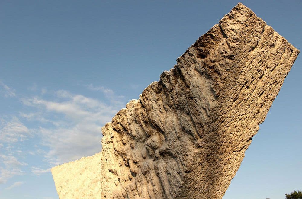 Frankfurter Allgemeine Zeitung: Duboki rez Frankfurter Allgemeine Zeitung: Duboki rez