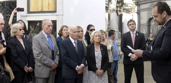 FOTO: Stojović položio vijenac na grob kapetana Miloša Vukasovića FOTO: Stojović položio vijenac na grob kapetana Miloša Vukasovića