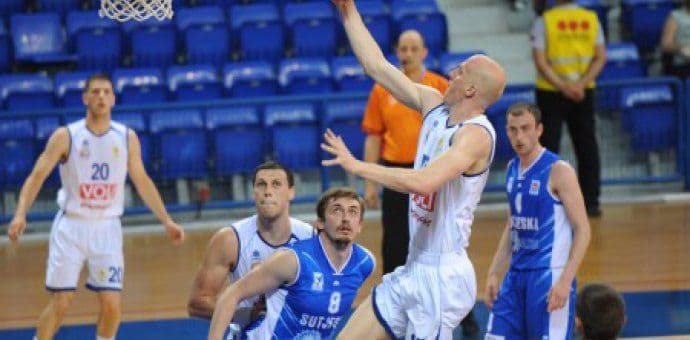 Prekršajne prijave protiv 18 osoba zbog prekida meča Sutjeska- Budućnost Prekršajne prijave protiv 18 osoba zbog prekida meča Sutjeska- Budućnost