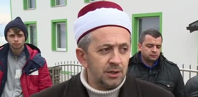 BiH: Imam koji propovijeda protiv ID-a izboden nožem BiH: Imam koji propovijeda protiv ID-a izboden nožem