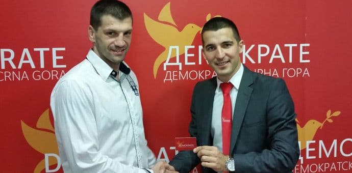 Bokser Nikola Sjekloća u Demokratama Bokser Nikola Sjekloća u Demokratama