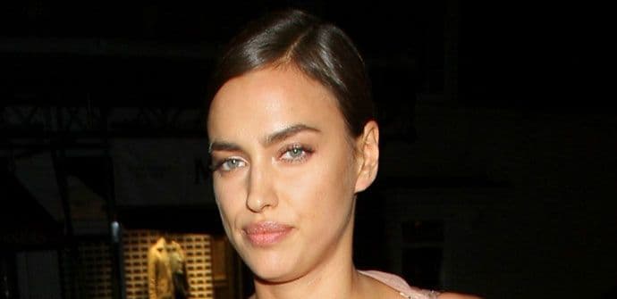 Ovako je Irina izgledala na Bredlijevoj premijeri (FOTO) Ovako je Irina izgledala na Bredlijevoj premijeri (FOTO)