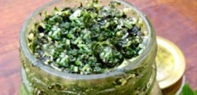 Pesto od kadulje i oraha Pesto od kadulje i oraha