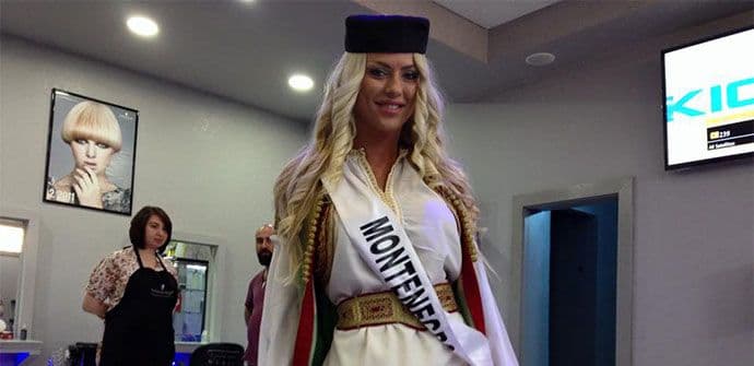 Vanja Komatina druga pratilja na takmičenju Miss Diamond of the World 2015 Vanja Komatina druga pratilja na takmičenju Miss Diamond of the World 2015