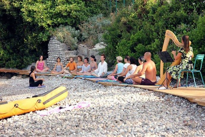 Vježbajte jogu 21. juna u 13 crnogorskih gradova Vježbajte jogu 21. juna u 13 crnogorskih gradova