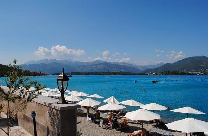 Sjutra sunčano i toplo, do 37 stepeni Sjutra sunčano i toplo, do 37 stepeni