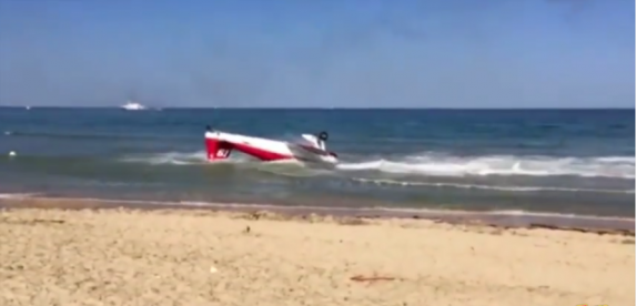 U sudaru dva akrobatska aviona poginula jedna osoba U sudaru dva akrobatska aviona poginula jedna osoba