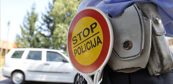 Ko krši zakon: Policija kontrolisala vozače na mostu Milenijum u Podgorici Ko krši zakon: Policija kontrolisala vozače na mostu Milenijum u Podgorici