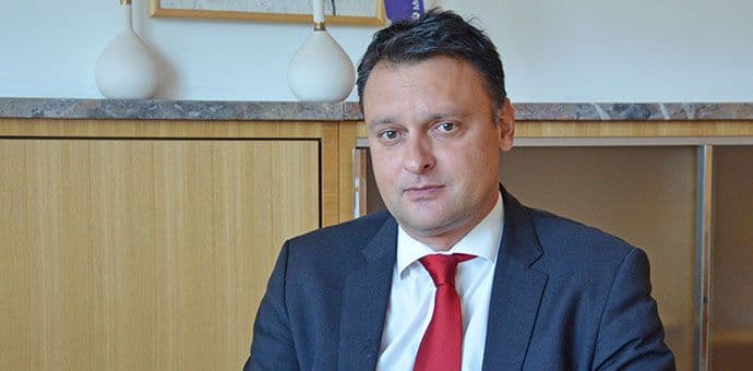 KLEINDIENST: U Crnoj Gori posluje previše banaka KLEINDIENST: U Crnoj Gori posluje previše banaka