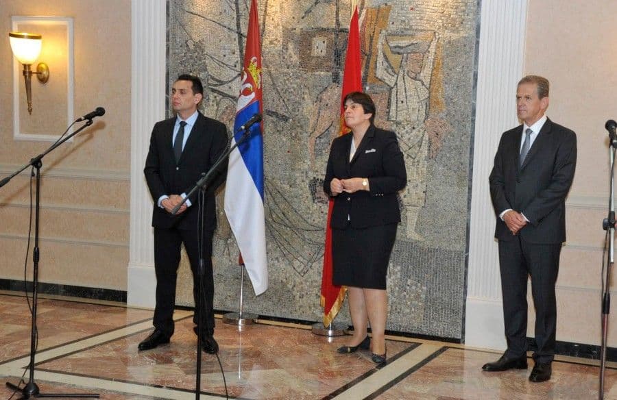 VULIN: U Crnoj Gori radilo 10.000 državljana Srbije VULIN: U Crnoj Gori radilo 10.000 državljana Srbije