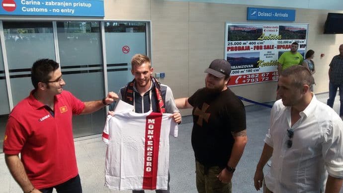 FOTO - Esteban Saveljić stigao u Crnu Goru: Presrećan sam! FOTO - Esteban Saveljić stigao u Crnu Goru: Presrećan sam!