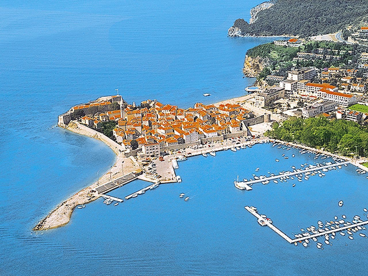 DAN: Osumnjičeni za ubistvo odmara i živi kao "evropski plejboj" u Budvi DAN: Osumnjičeni za ubistvo odmara i živi kao "evropski plejboj" u Budvi