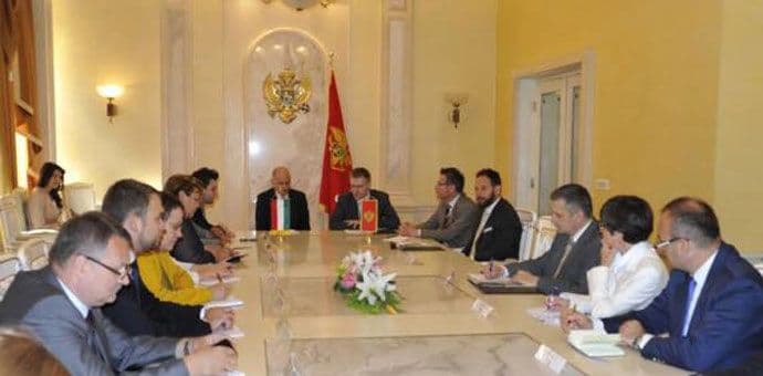 LUKŠIĆ: Crna Gora sa optimizmom očekuje odluku zemalja članica NATO-a LUKŠIĆ: Crna Gora sa optimizmom očekuje odluku zemalja članica NATO-a