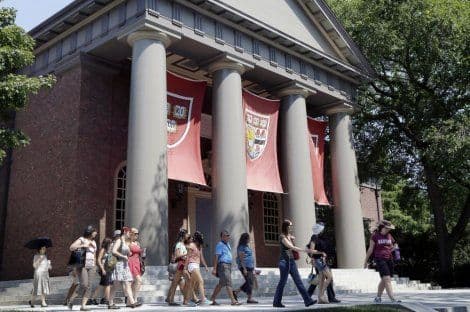 Harvard dobio 400 miliona dolara od bivšeg studenta Harvard dobio 400 miliona dolara od bivšeg studenta