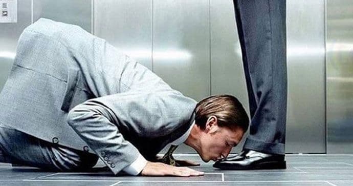 Privatizacija je proces pretvaranja nečega u ništa Privatizacija je proces pretvaranja nečega u ništa