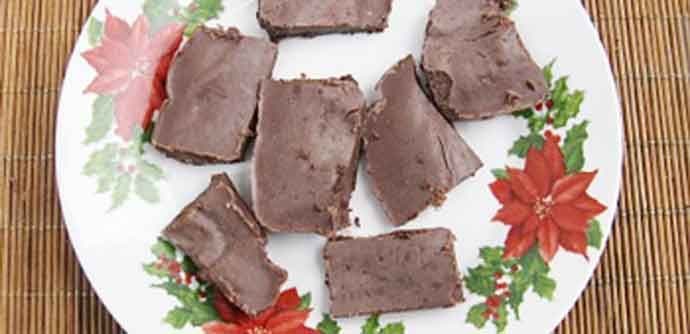 Zdrava domaća čokolada od samo tri sastojka Zdrava domaća čokolada od samo tri sastojka