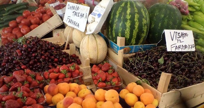Danas na pijacama: Najskuplje maline, najjeftinije tikvice i krompir Danas na pijacama: Najskuplje maline, najjeftinije tikvice i krompir