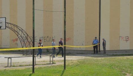 Ubijen dječak u dvorištu osnovne škole, uhapšen maloljetni ubica  Ubijen dječak u dvorištu osnovne škole, uhapšen maloljetni ubica