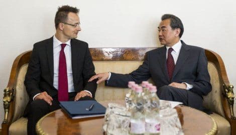 Mađarska i Kina potpisale sporazum o novom Putu svile Mađarska i Kina potpisale sporazum o novom Putu svile