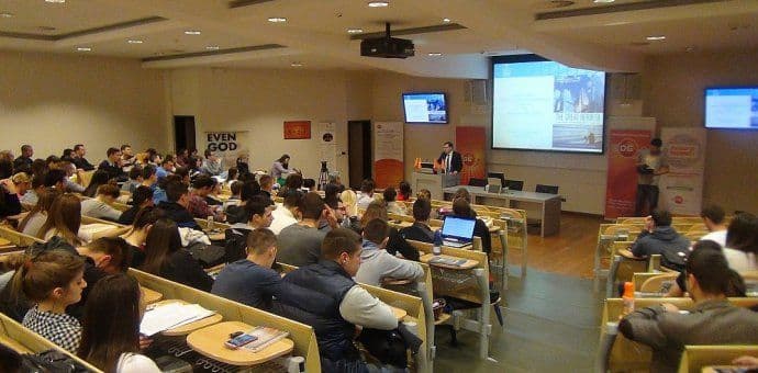 Studenti UDG-a pobjednici finalne debate Studenti UDG-a pobjednici finalne debate