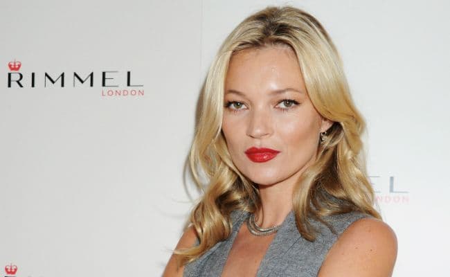 Policija izbacila Kejt Mos iz aviona Policija izbacila Kejt Mos iz aviona