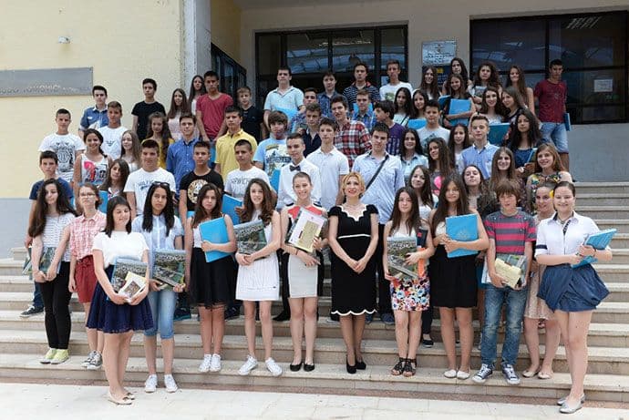 Nagrađeni najbolji učenici osnovnih škola u Podgorici Nagrađeni najbolji učenici osnovnih škola u Podgorici