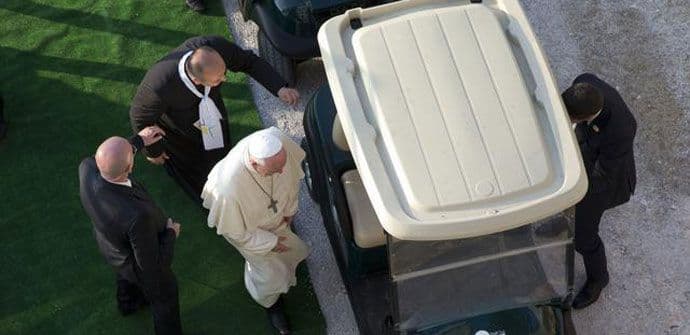 Papa nastavlja akcije suprotne Zapadu Papa nastavlja akcije suprotne Zapadu