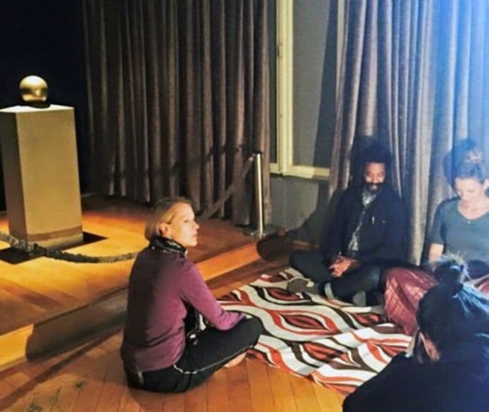 SPC: Fotografija koja "dokazuje" satanističke obrede u Muzeju Nikole Tesle SPC: Fotografija koja "dokazuje" satanističke obrede u Muzeju Nikole Tesle