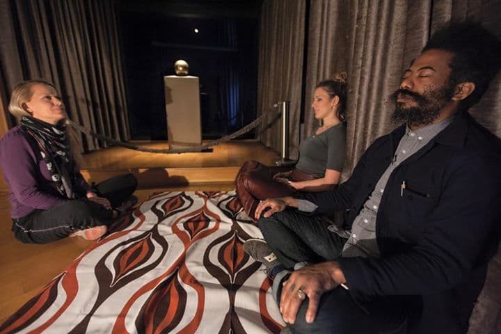 Kako je nastala "satanistička" slika iz Teslinog muzeja i ko su ljudi na njoj Kako je nastala "satanistička" slika iz Teslinog muzeja i ko su ljudi na njoj